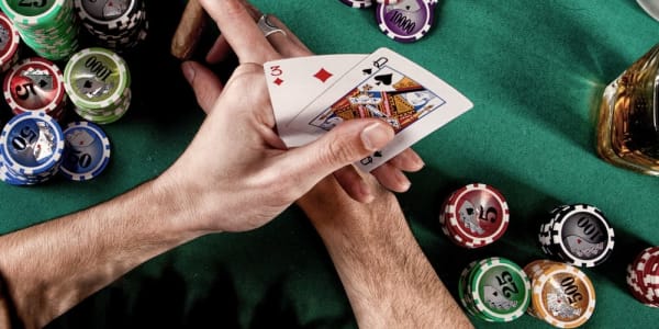 3 további fontos különbség a Blackjack és a pókerjátékosok között